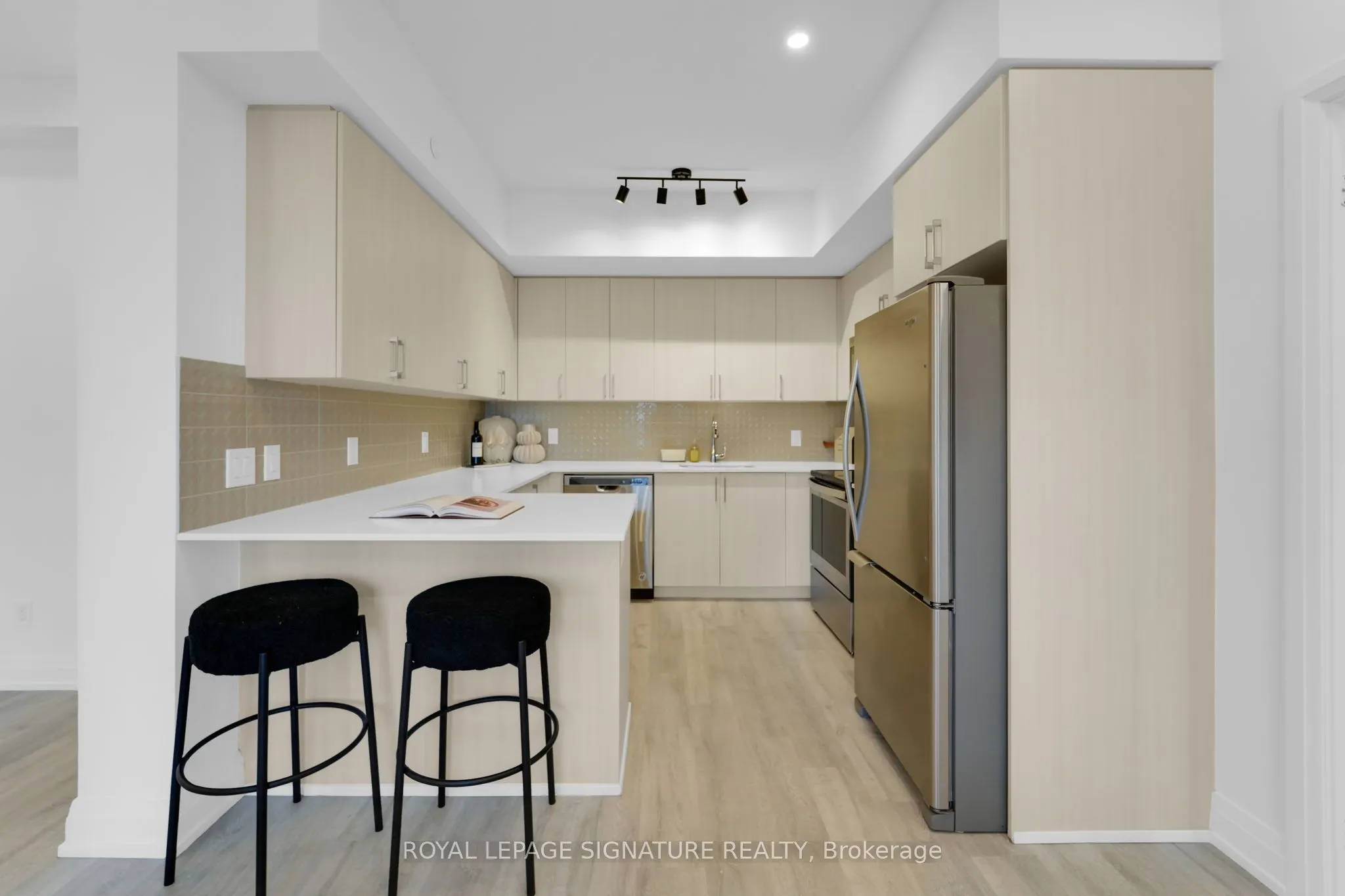 591 Sheppard Avenue E, #910