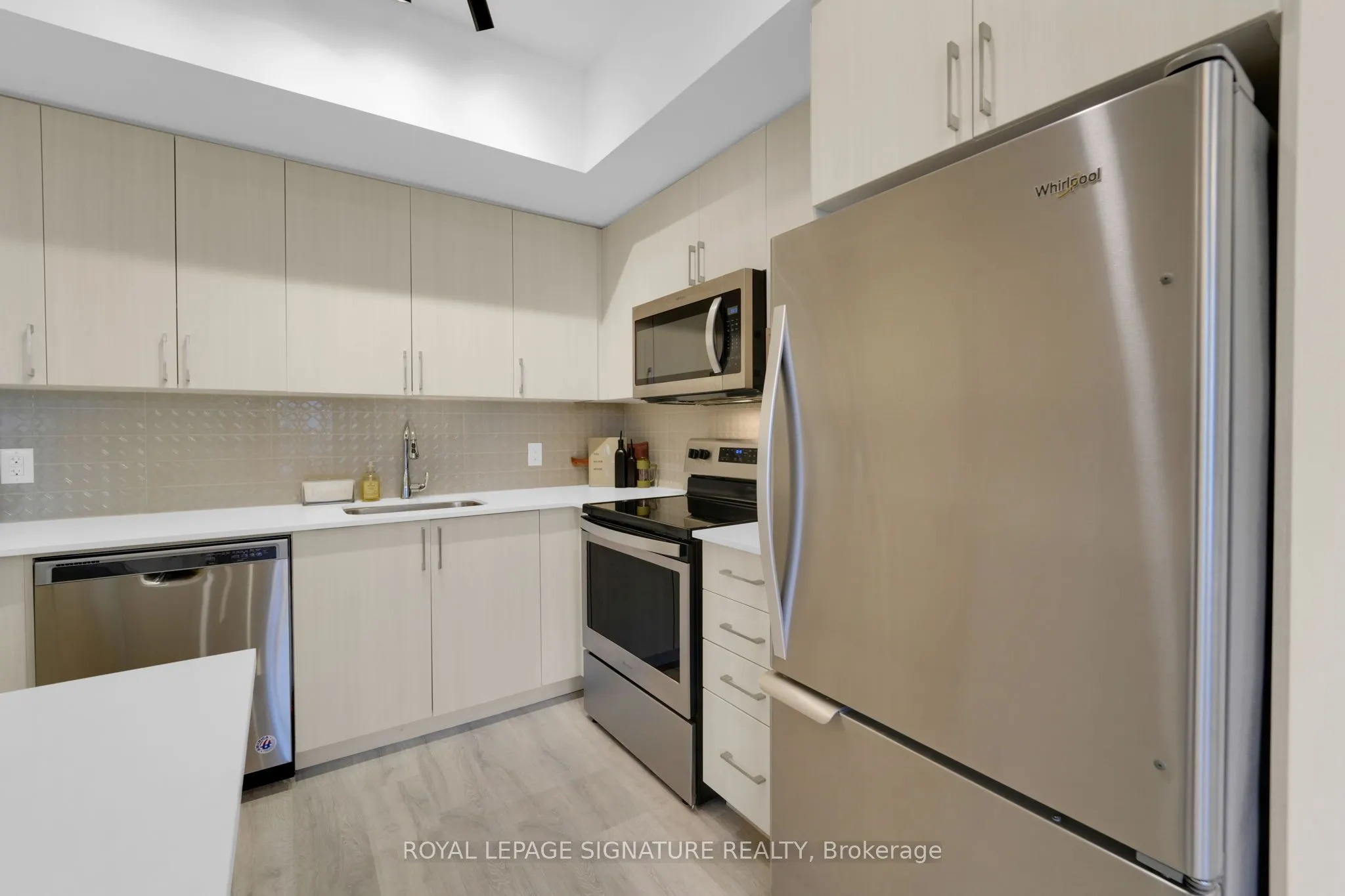 591 Sheppard Avenue E, #910