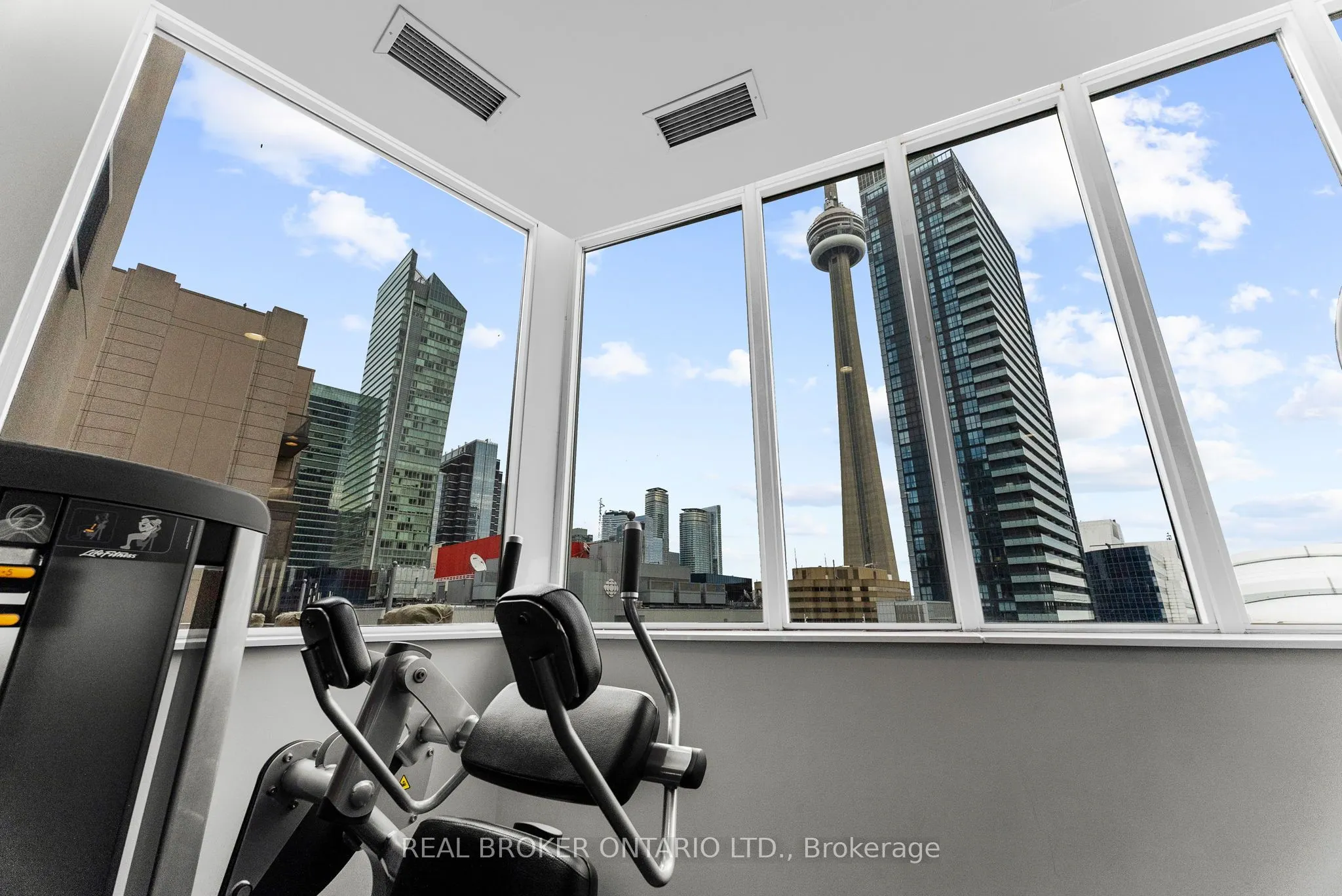 250 Wellington Street, #1227