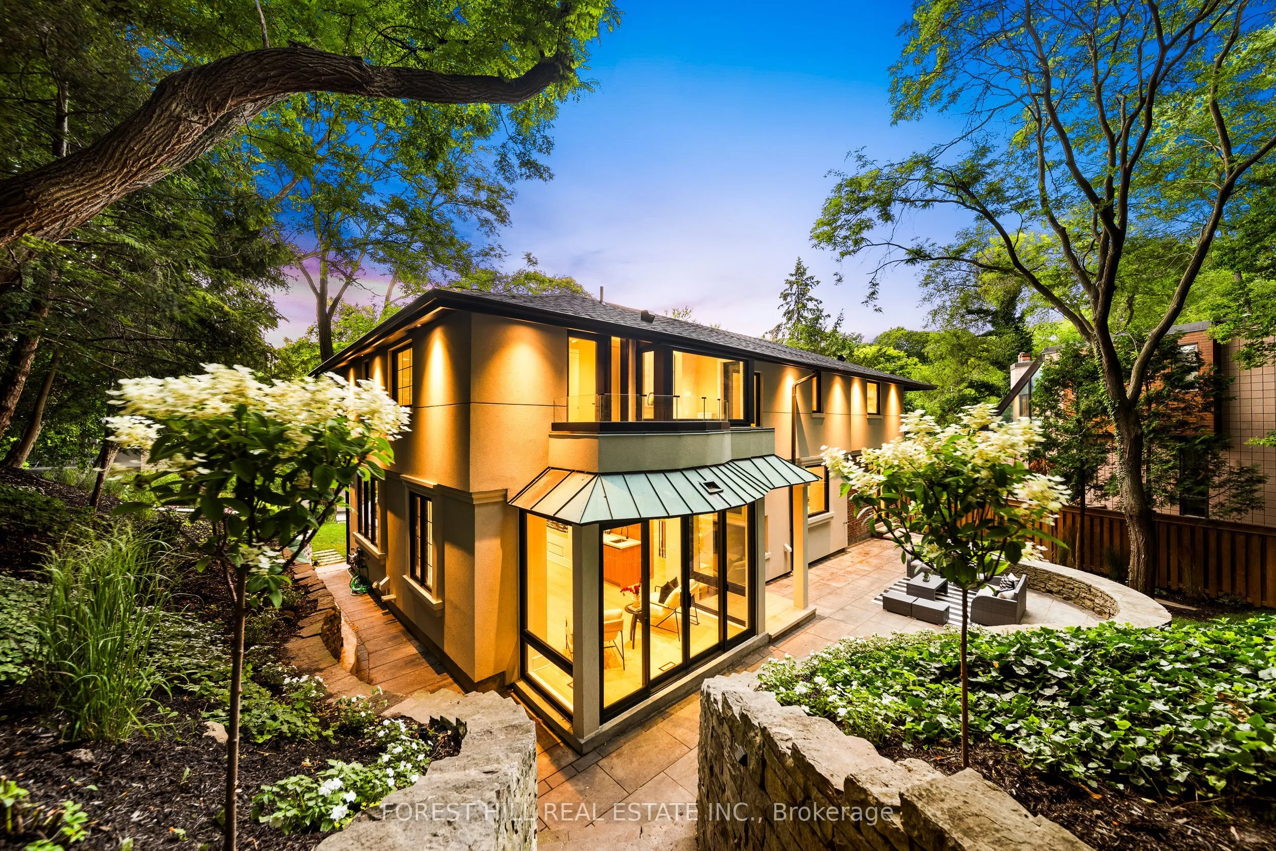 52 Roxborough Drive