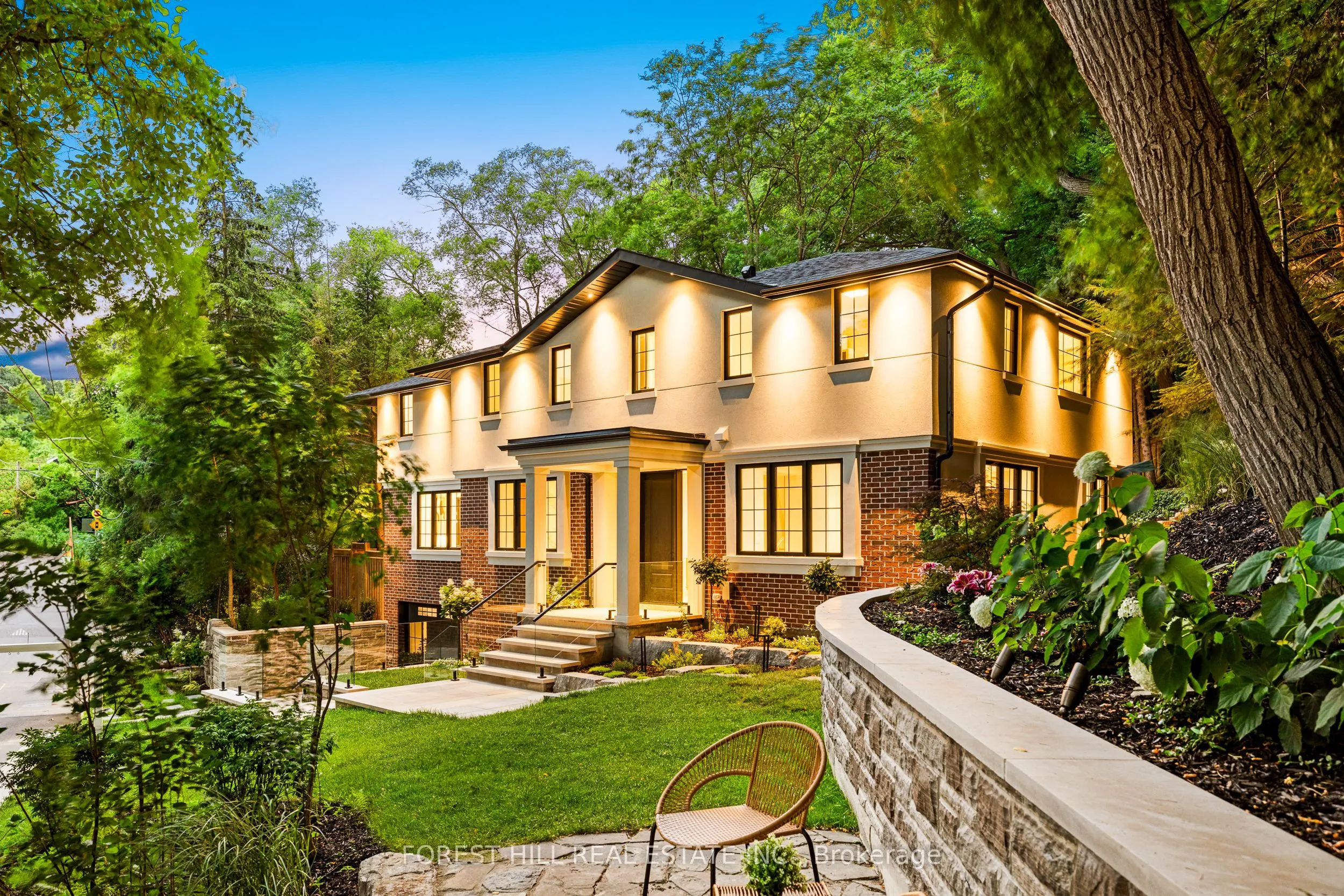 52 Roxborough Drive