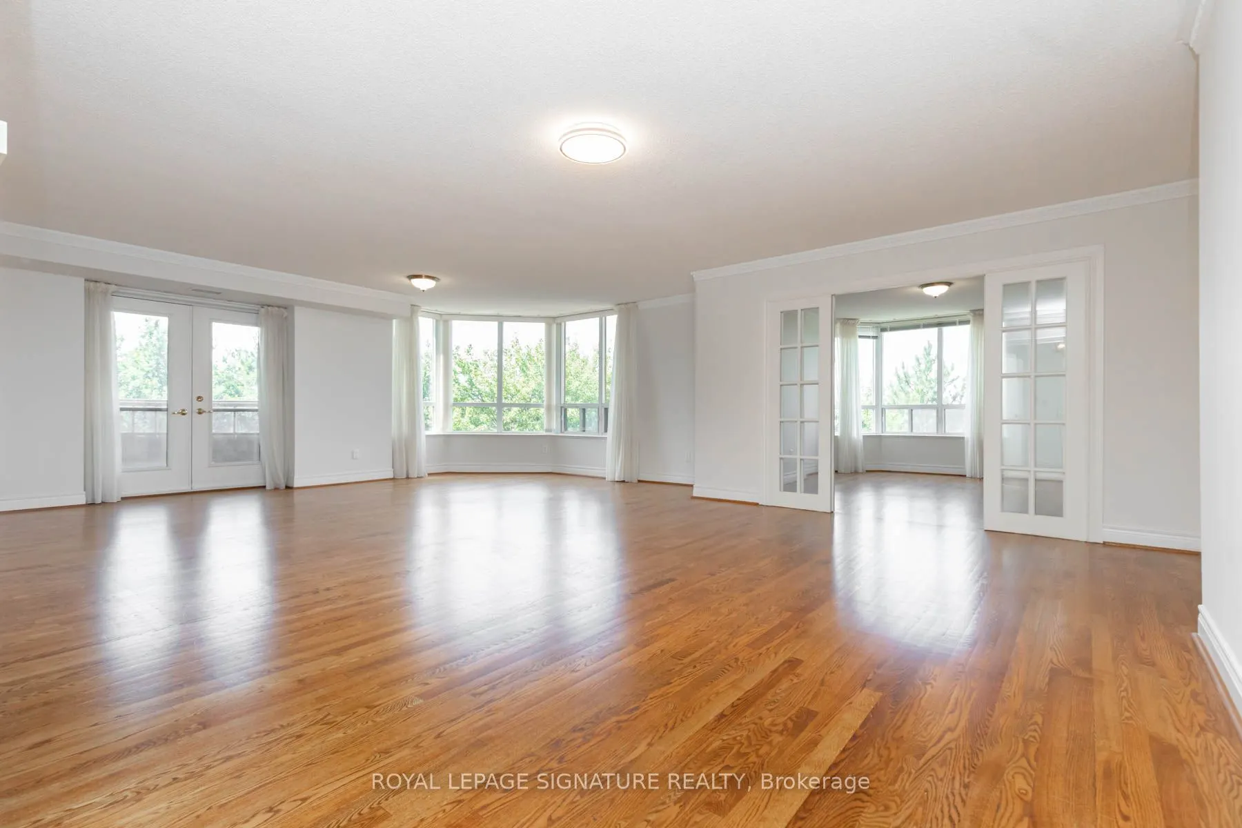 89 Skymark Drive, #608