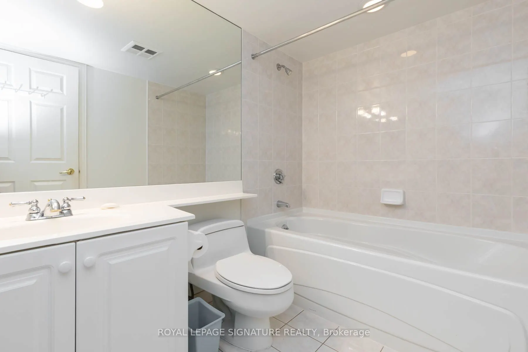 89 Skymark Drive, #608