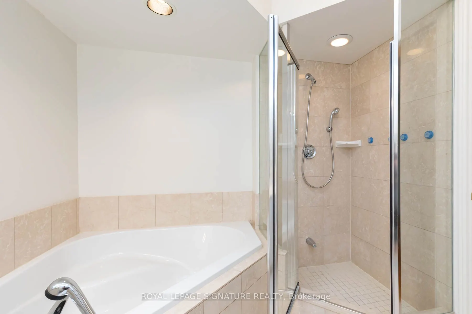 89 Skymark Drive, #608