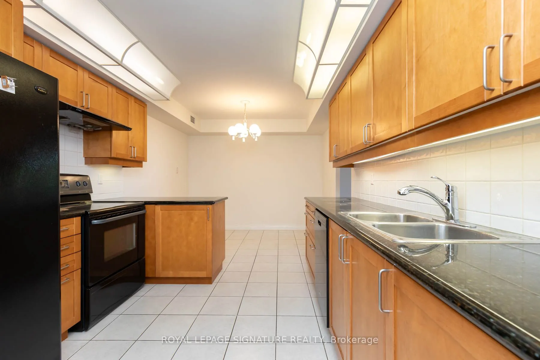 89 Skymark Drive, #608