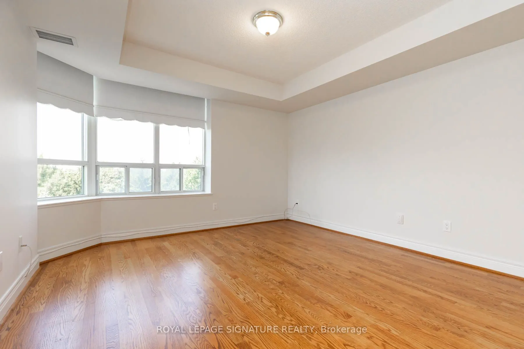 89 Skymark Drive, #608