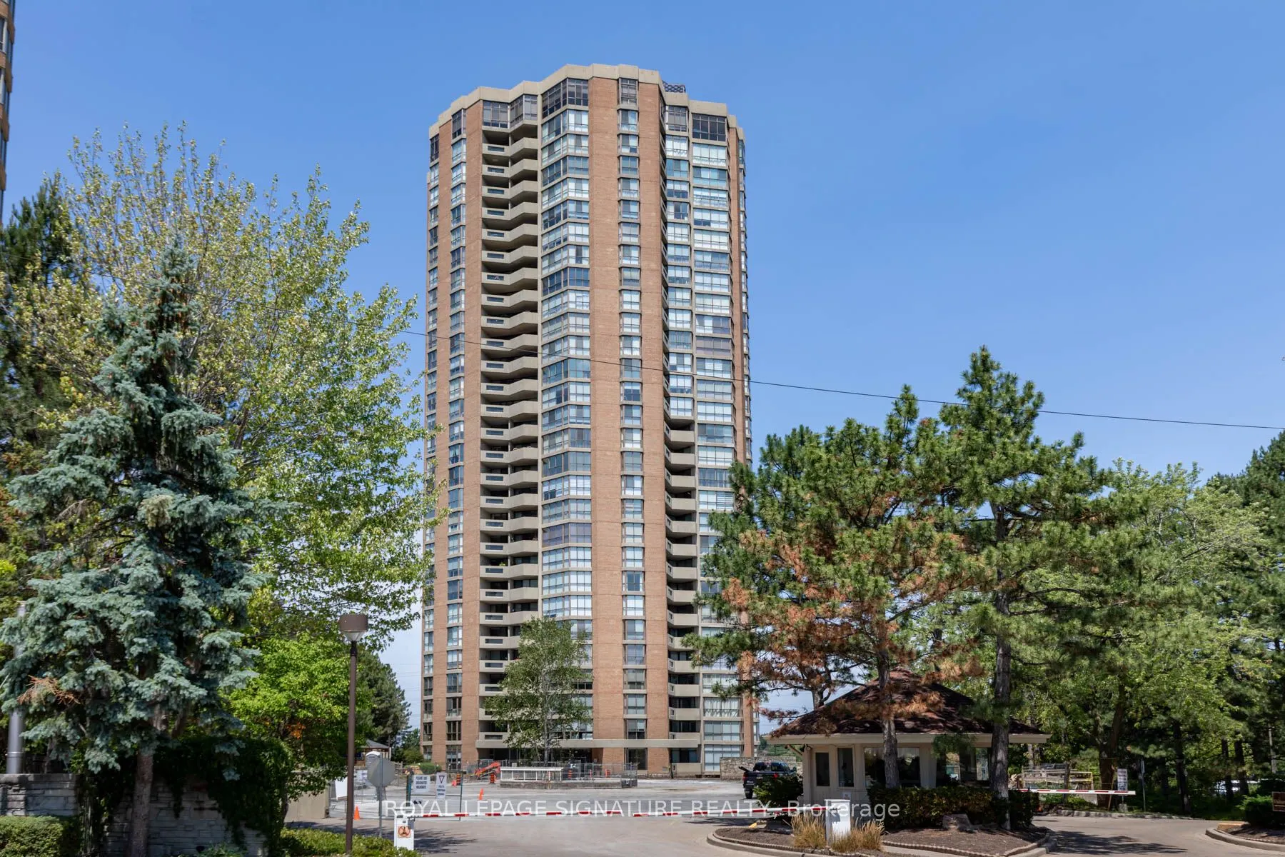89 Skymark Drive, #608