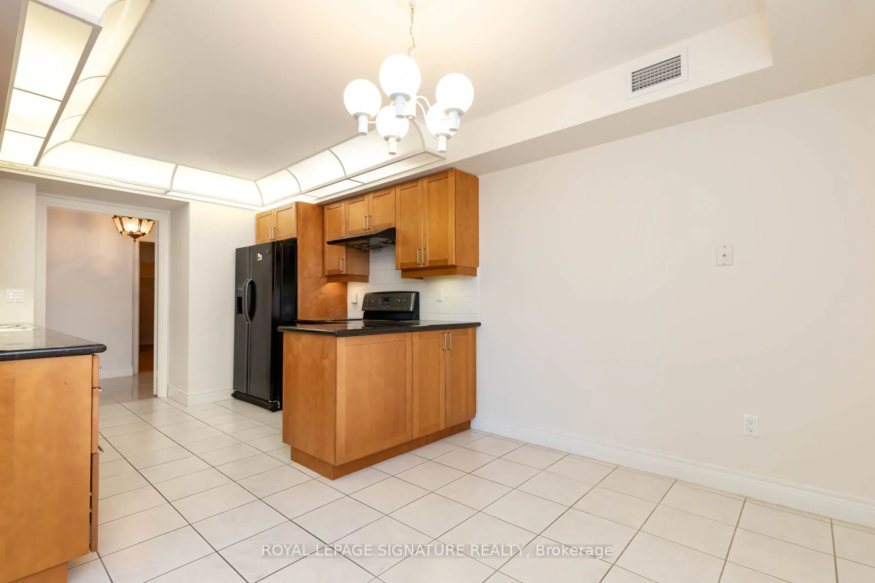 89 Skymark Drive, #608