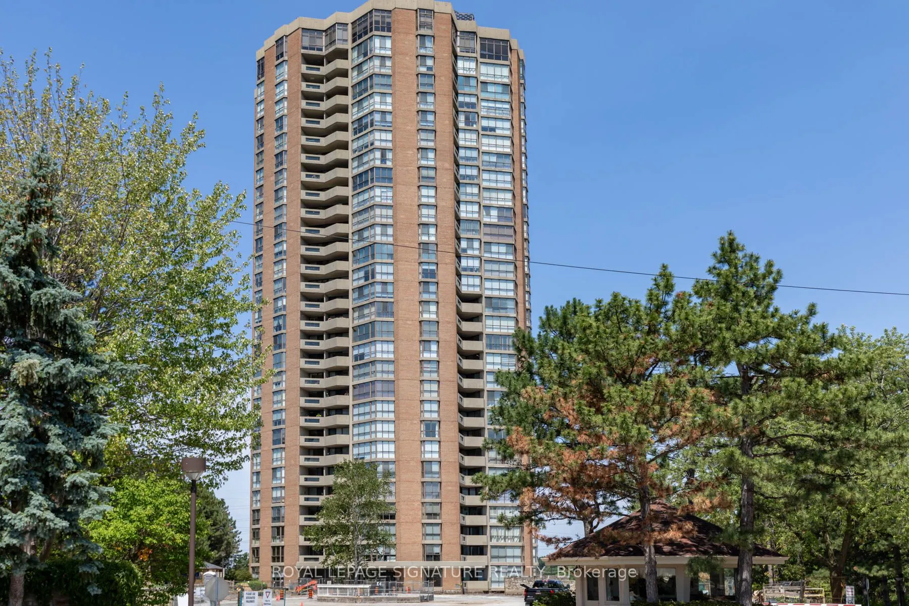 89 Skymark Drive, #608