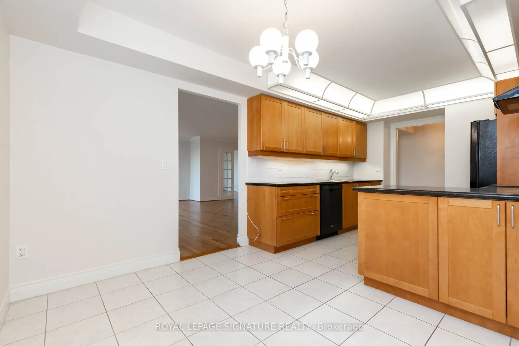89 Skymark Drive, #608