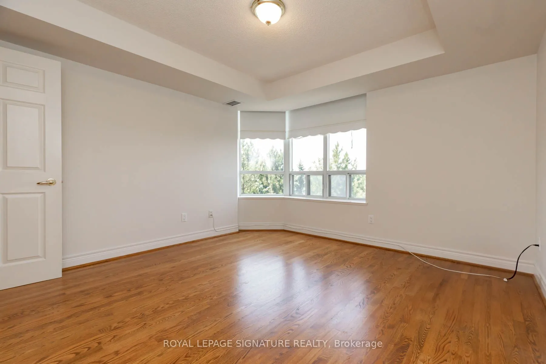 89 Skymark Drive, #608