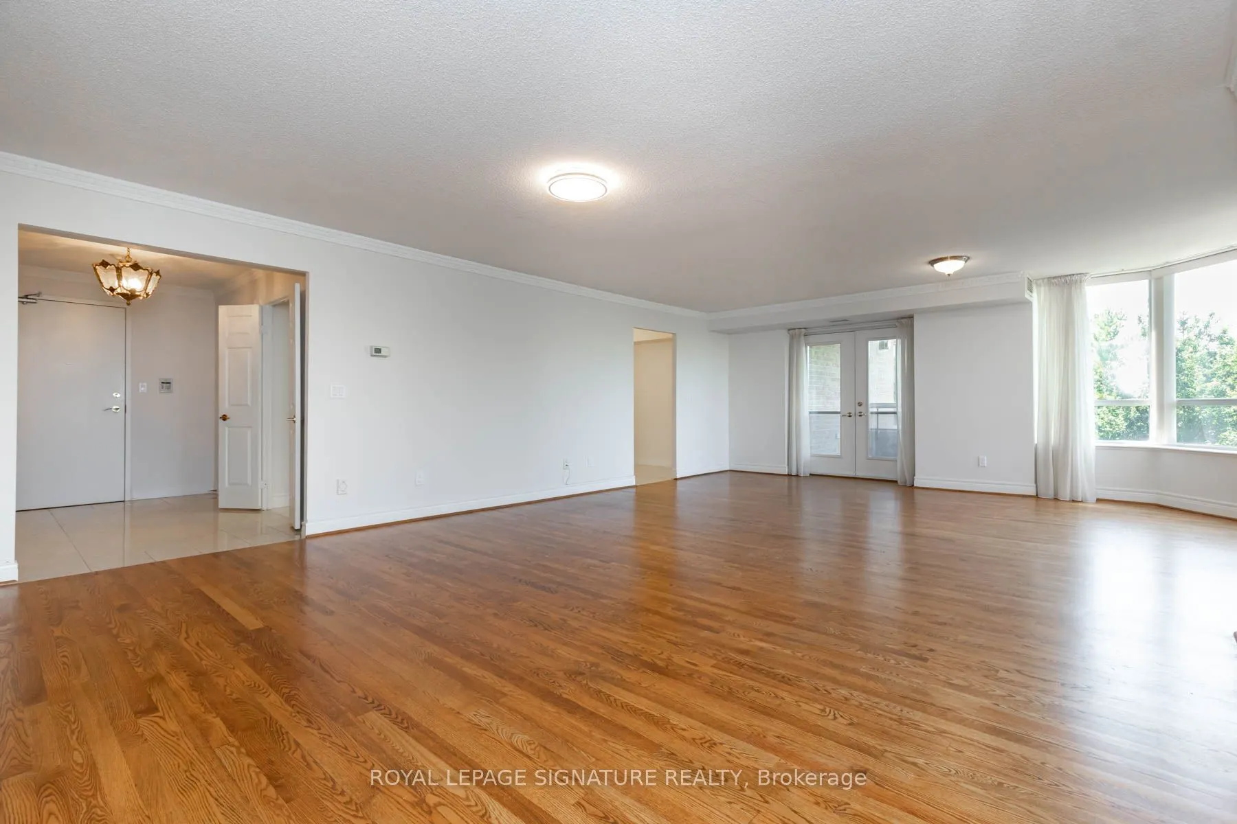 89 Skymark Drive, #608