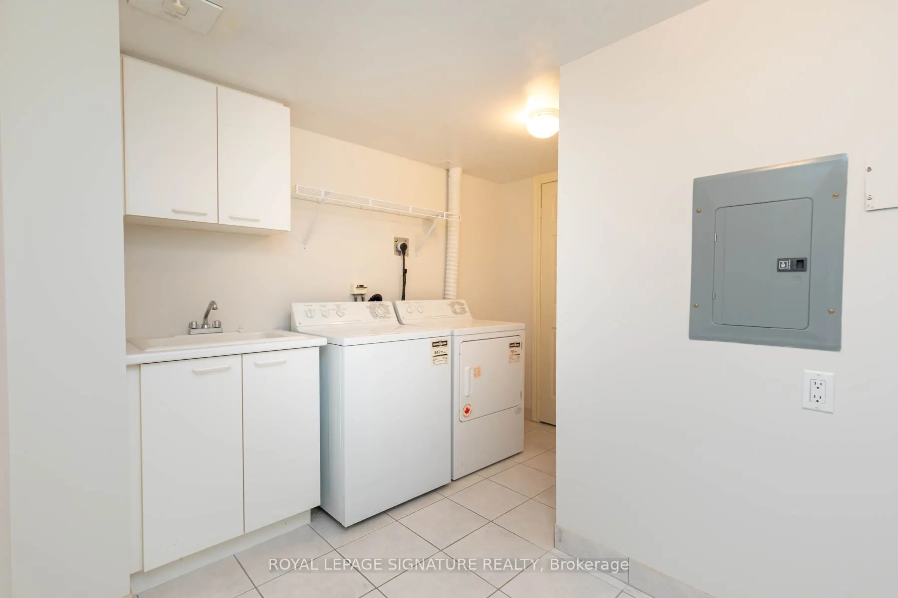 89 Skymark Drive, #608