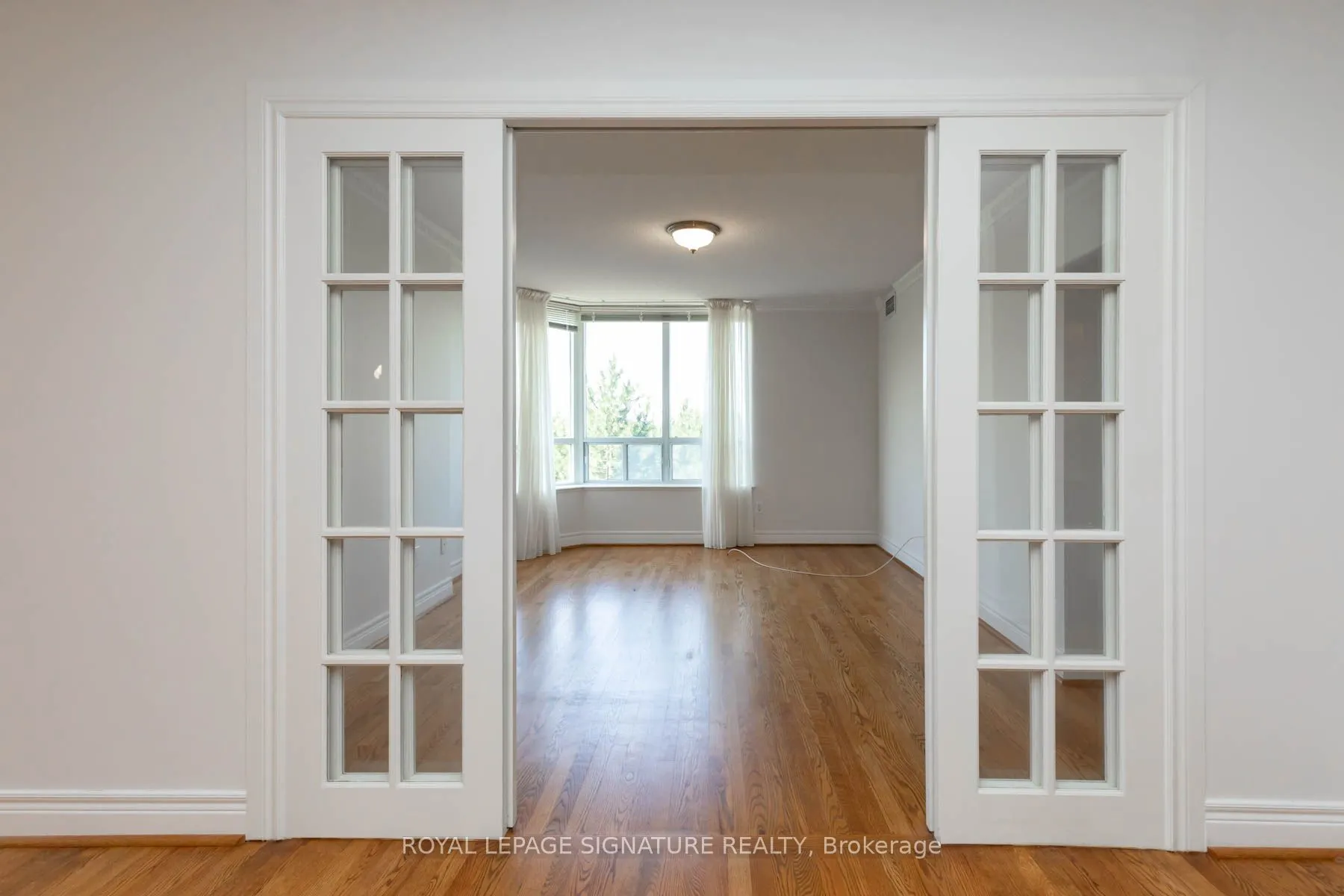 89 Skymark Drive, #608