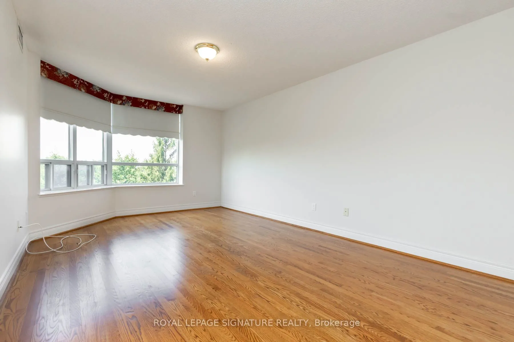 89 Skymark Drive, #608