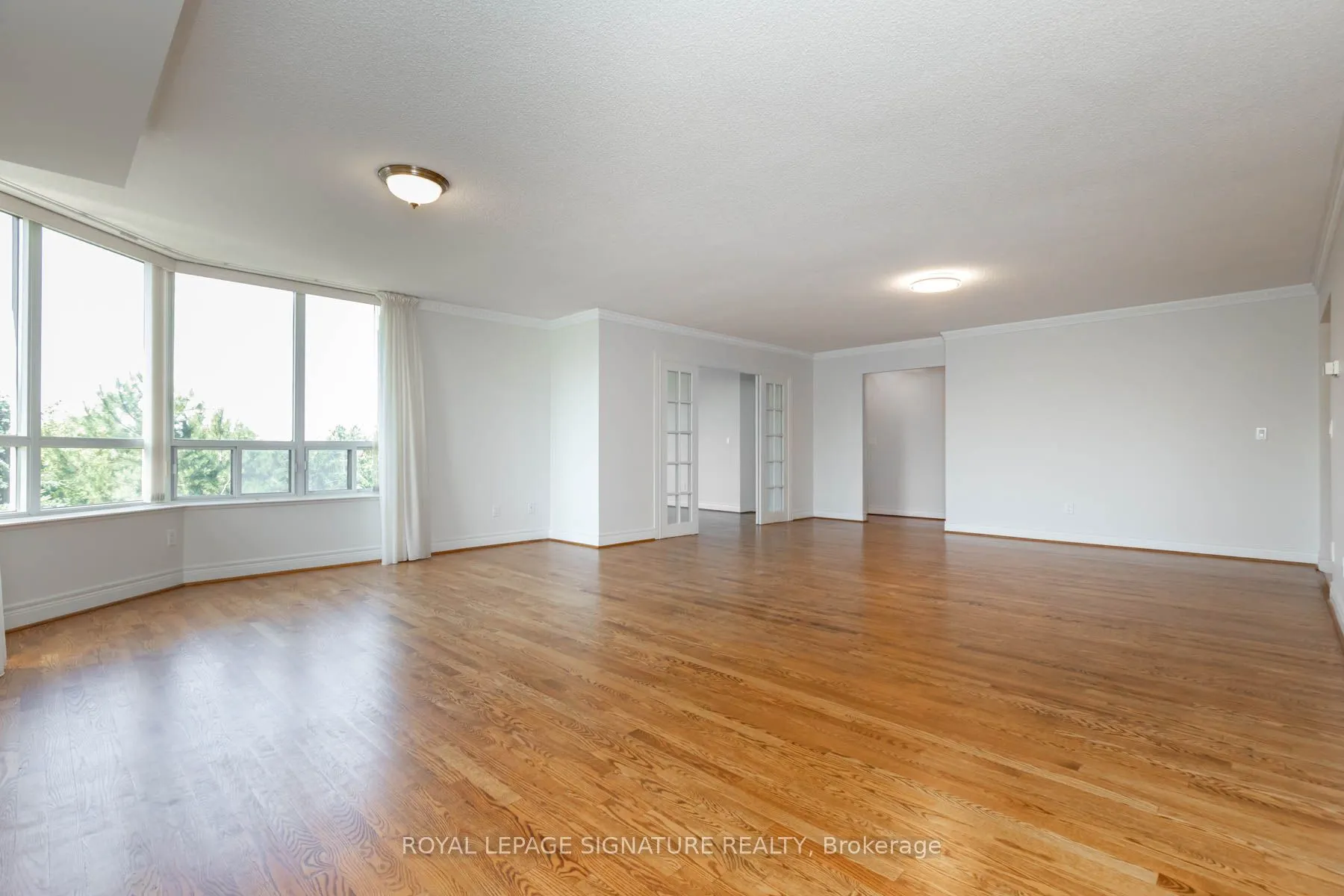 89 Skymark Drive, #608