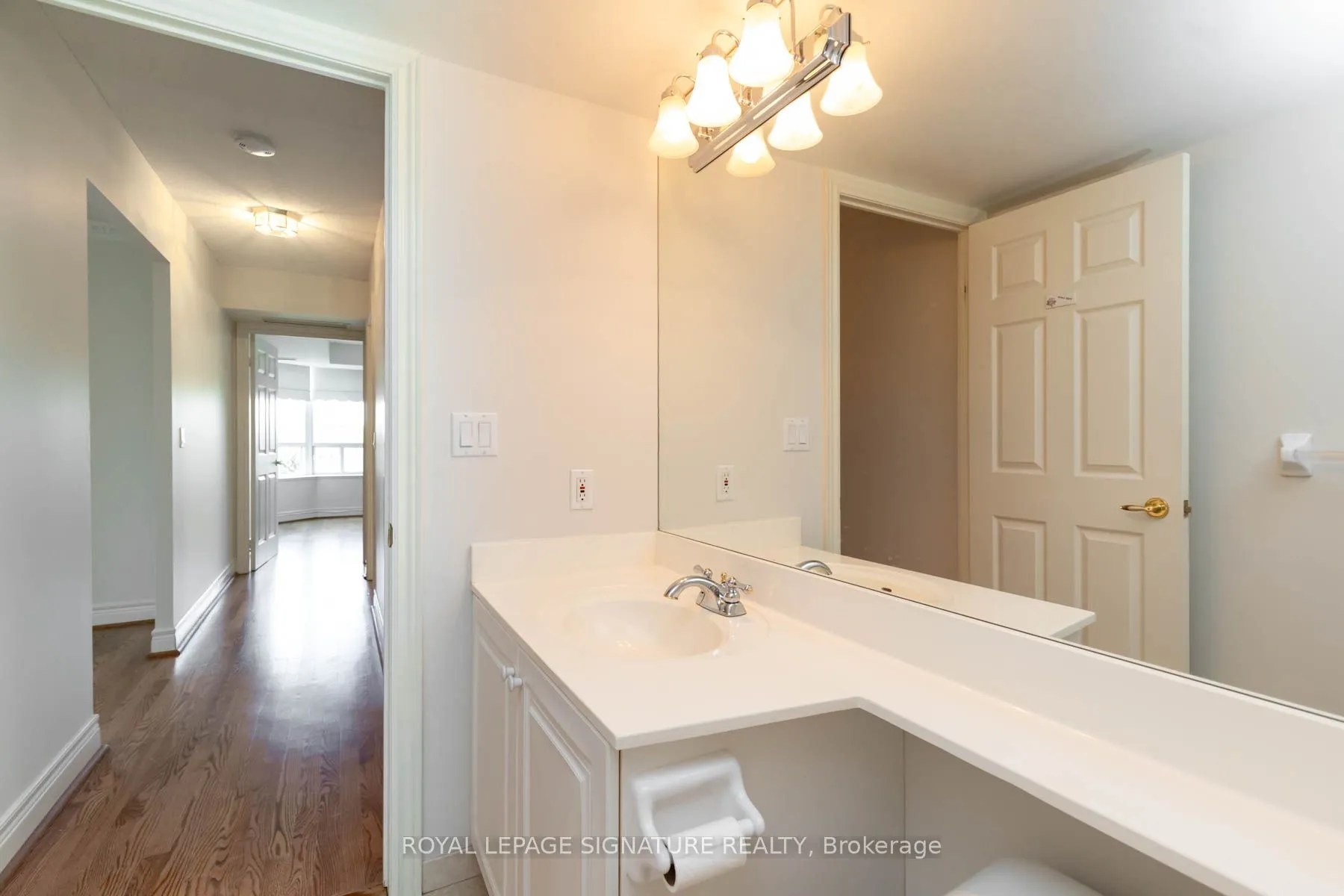 89 Skymark Drive, #608
