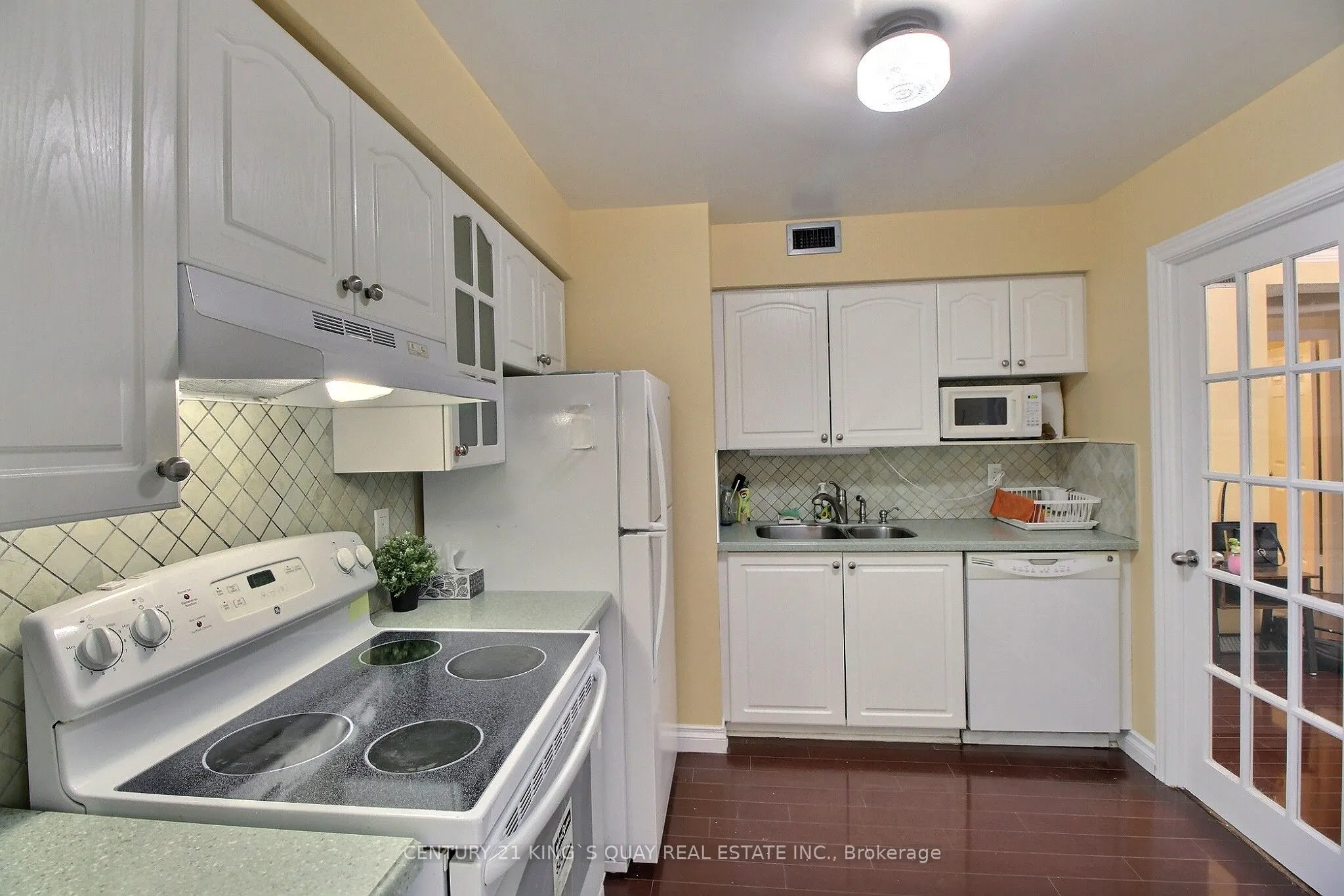 5795 Yonge Street, #802