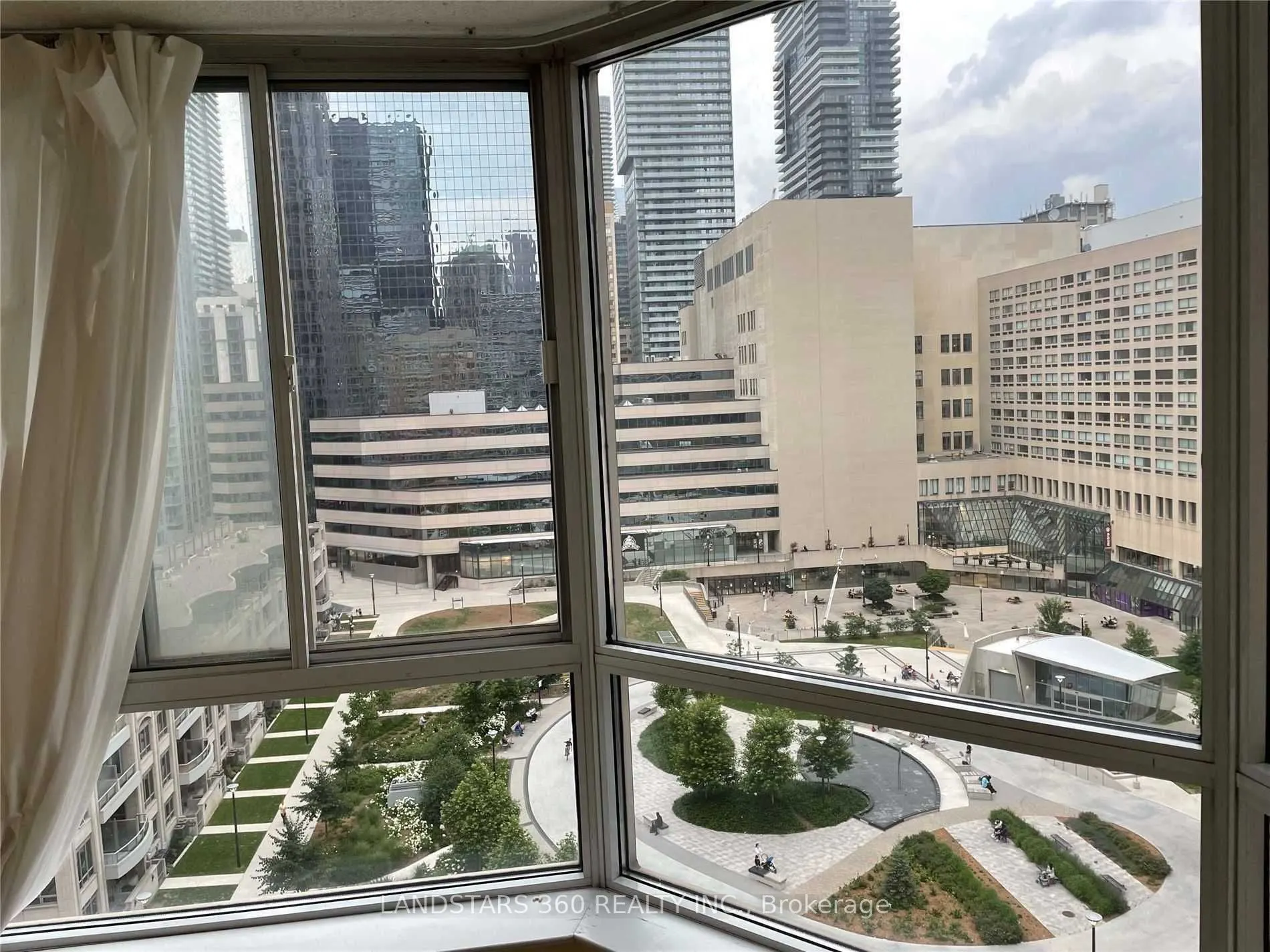 44 Gerrard Street W, #1205