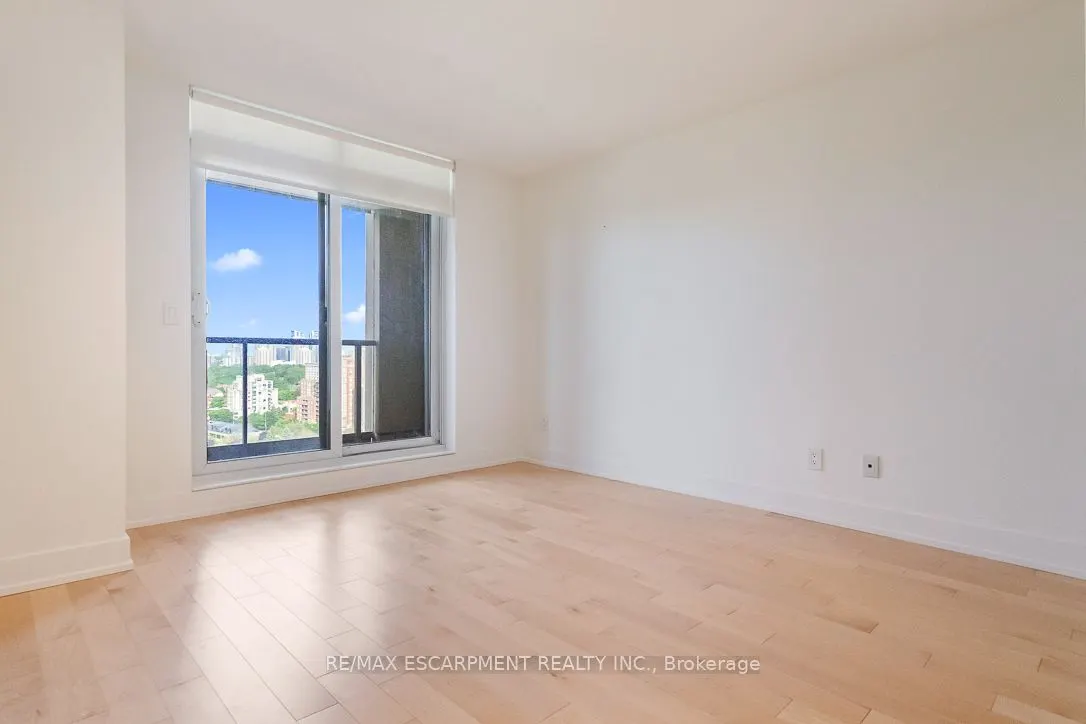 18 Kenaston Garden, #1701