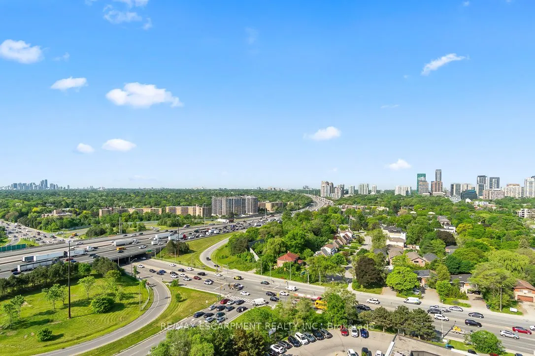 18 Kenaston Garden, #1701