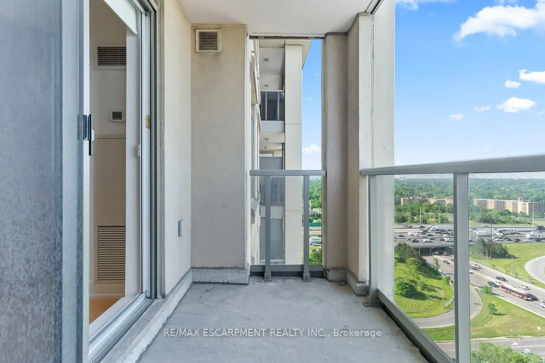 18 Kenaston Garden, #1701