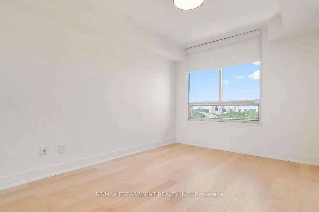 18 Kenaston Garden, #1701