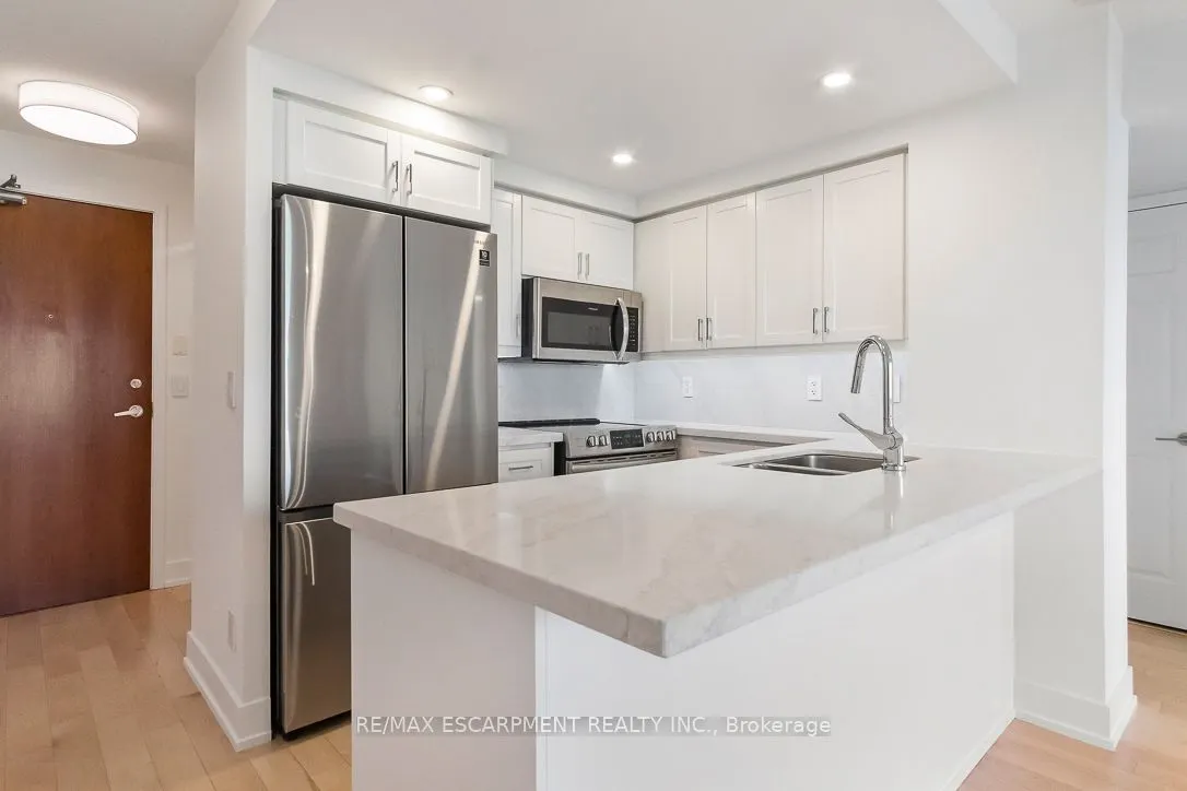 18 Kenaston Garden, #1701