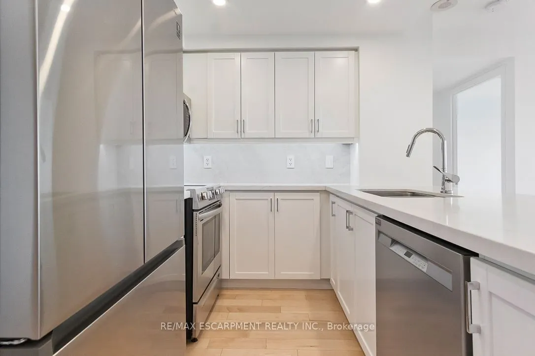 18 Kenaston Garden, #1701