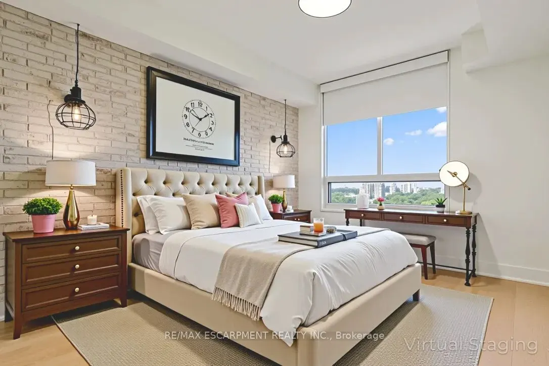 18 Kenaston Garden, #1701