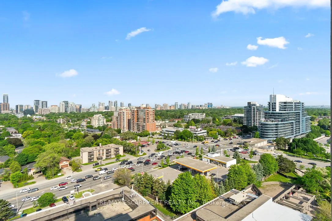 18 Kenaston Garden, #1701