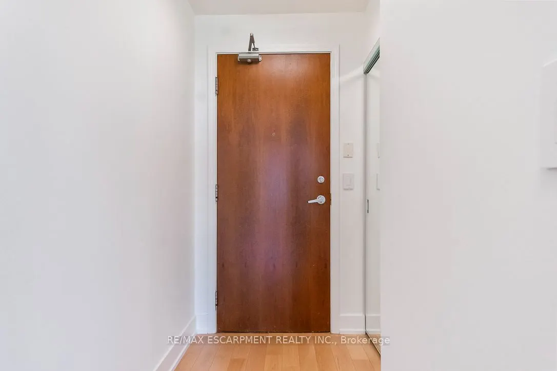 18 Kenaston Garden, #1701