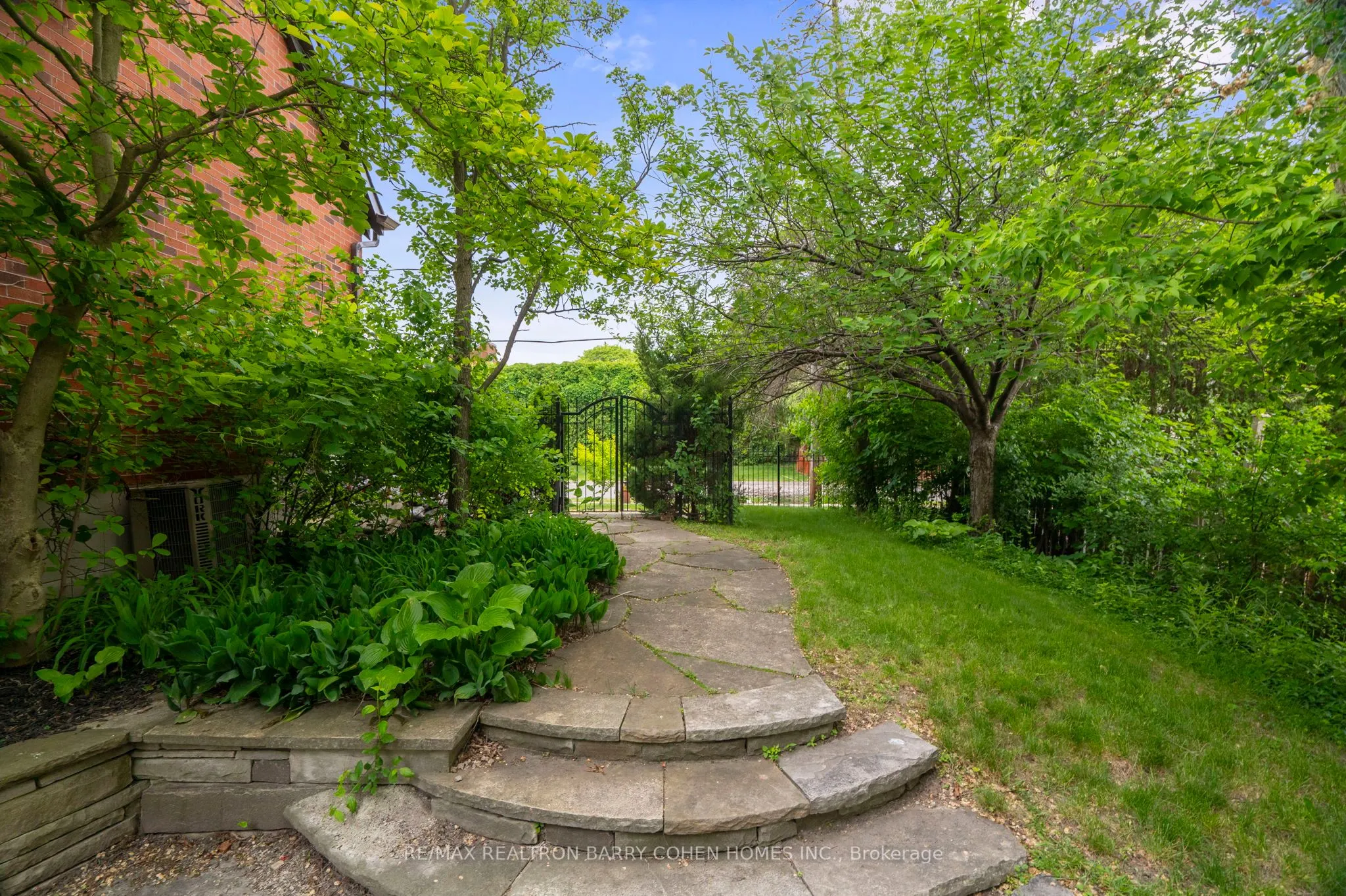 40 Old Colony Road