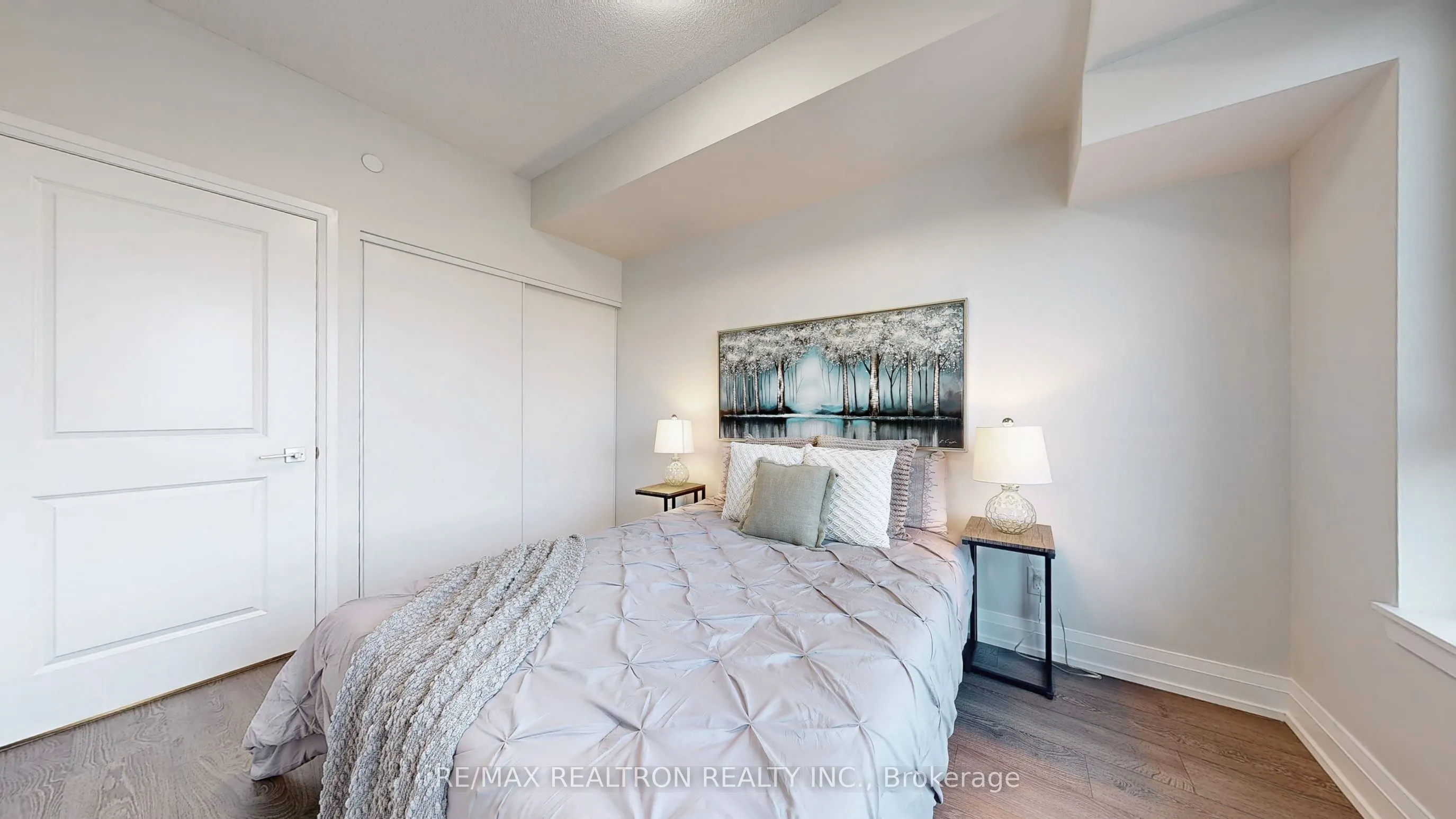 591 Sheppard Avenue E, #923