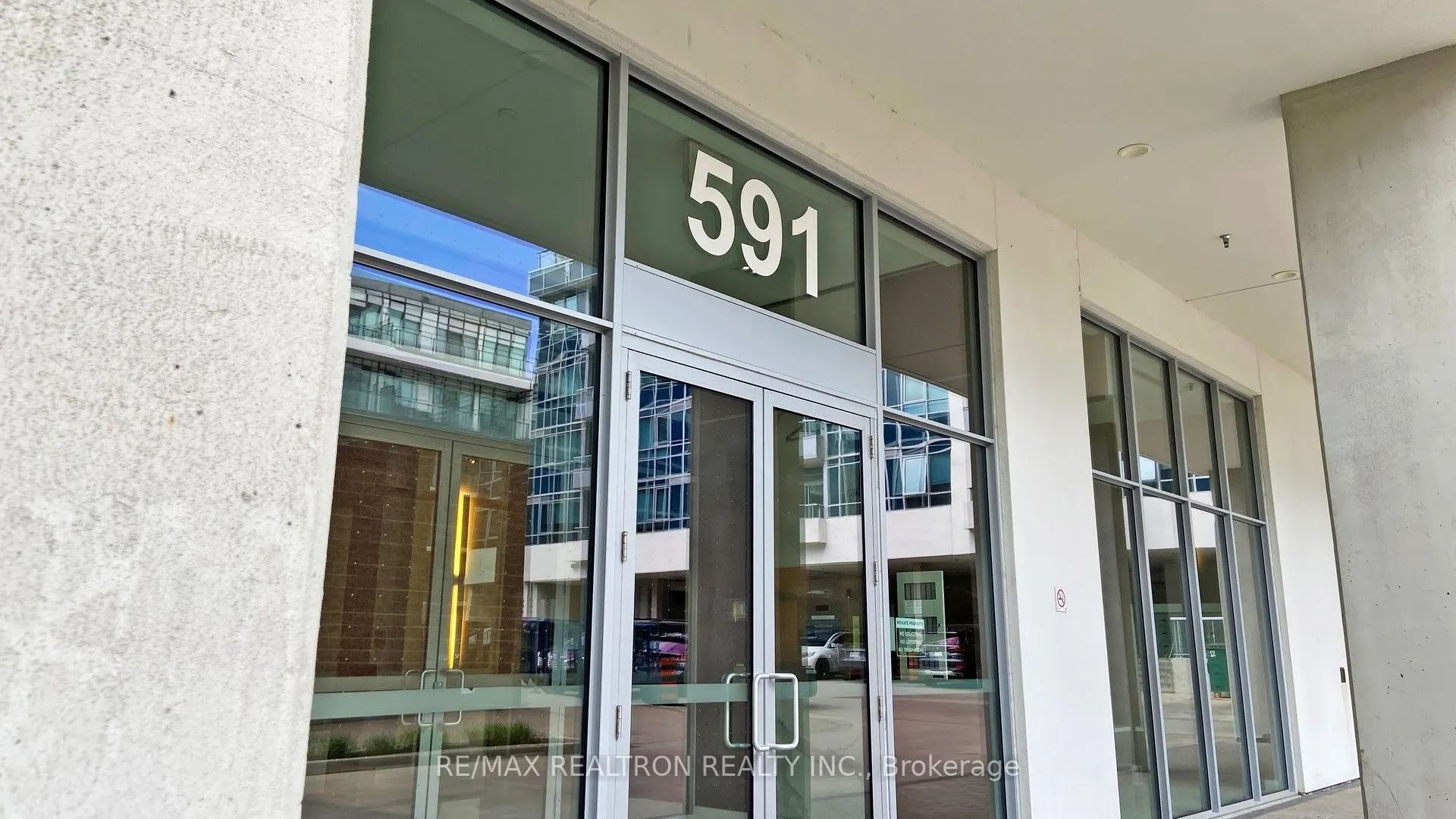 591 Sheppard Avenue E, #923
