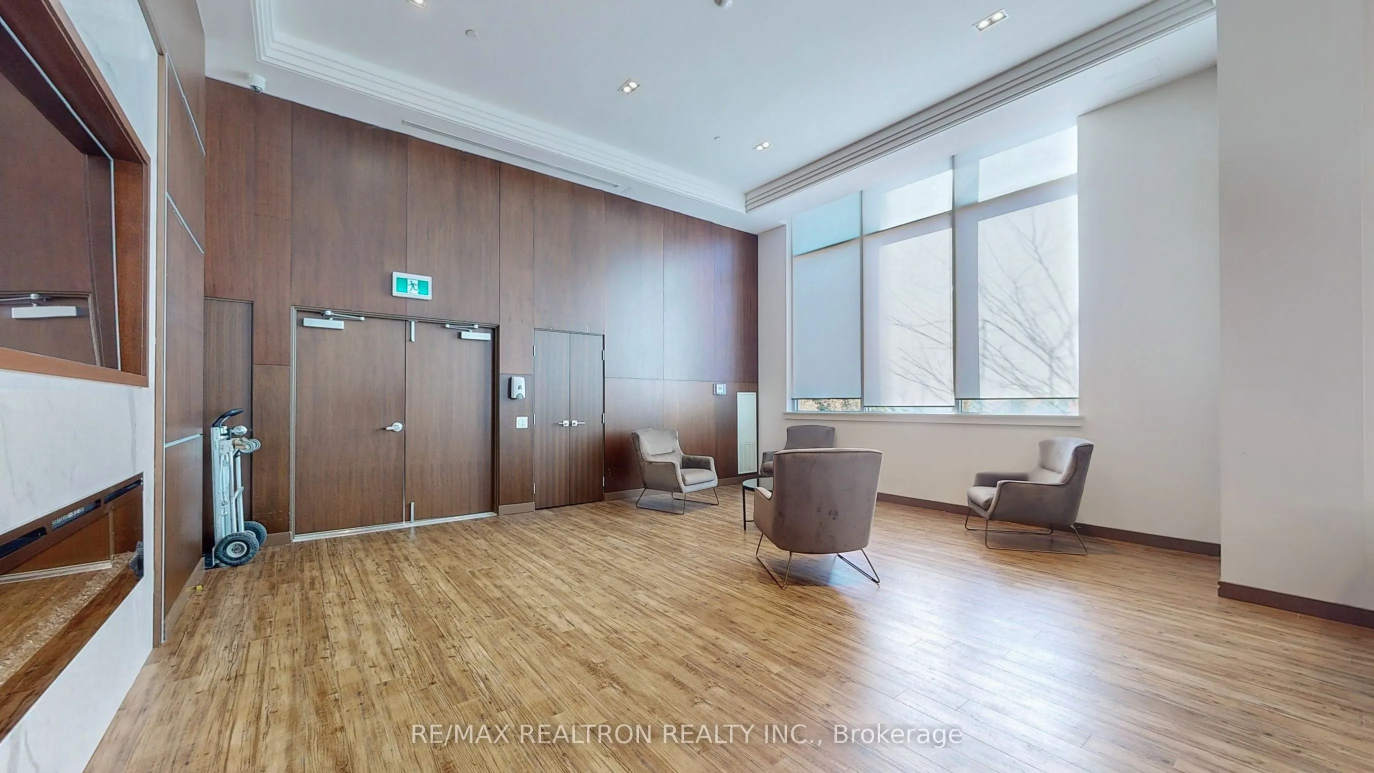 591 Sheppard Avenue E, #923