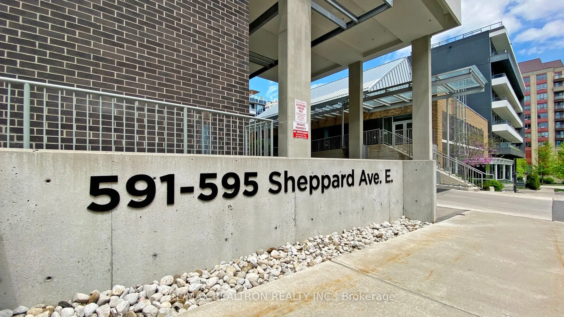 591 Sheppard Avenue E, #923