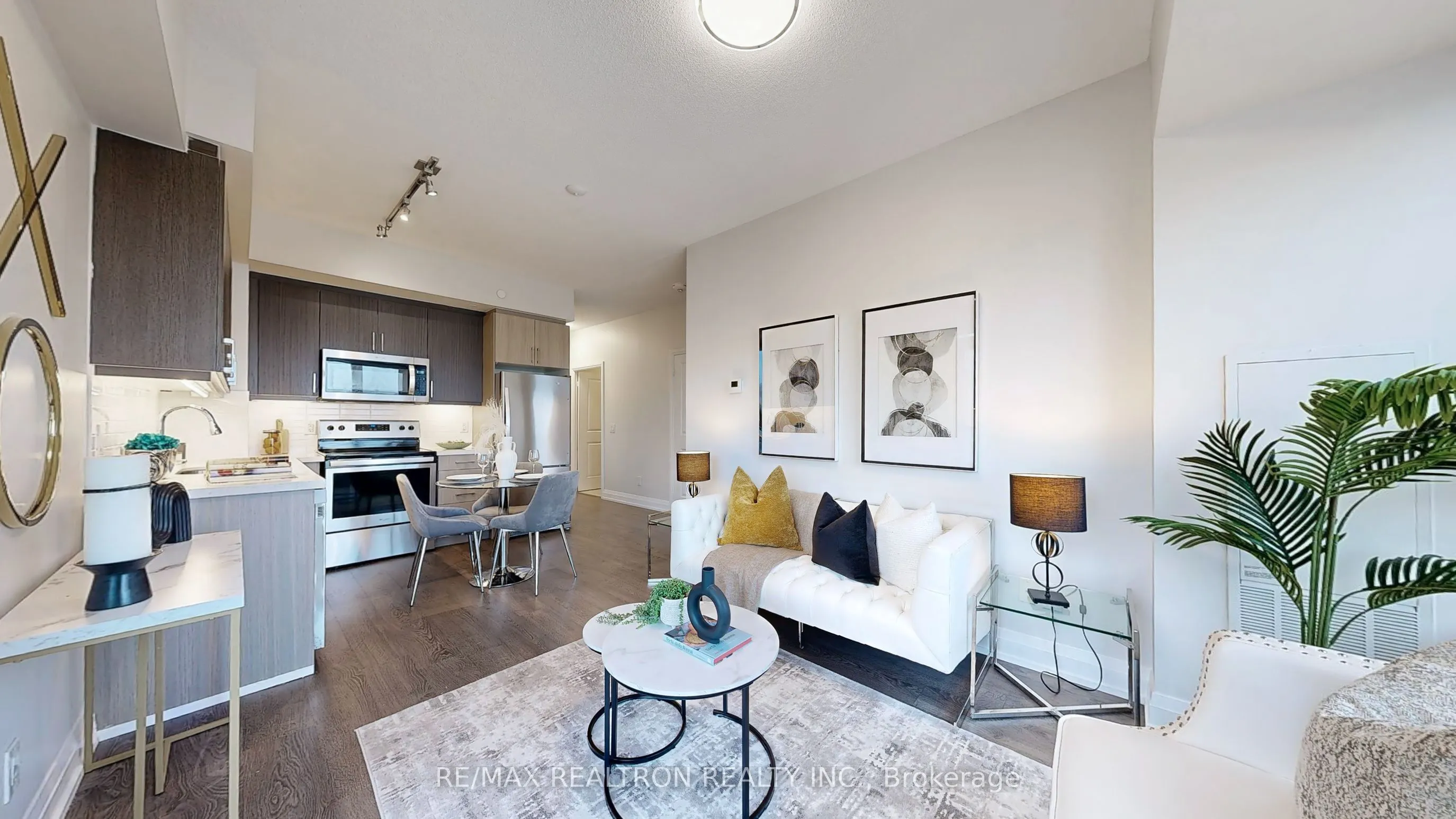 591 Sheppard Avenue E, #923