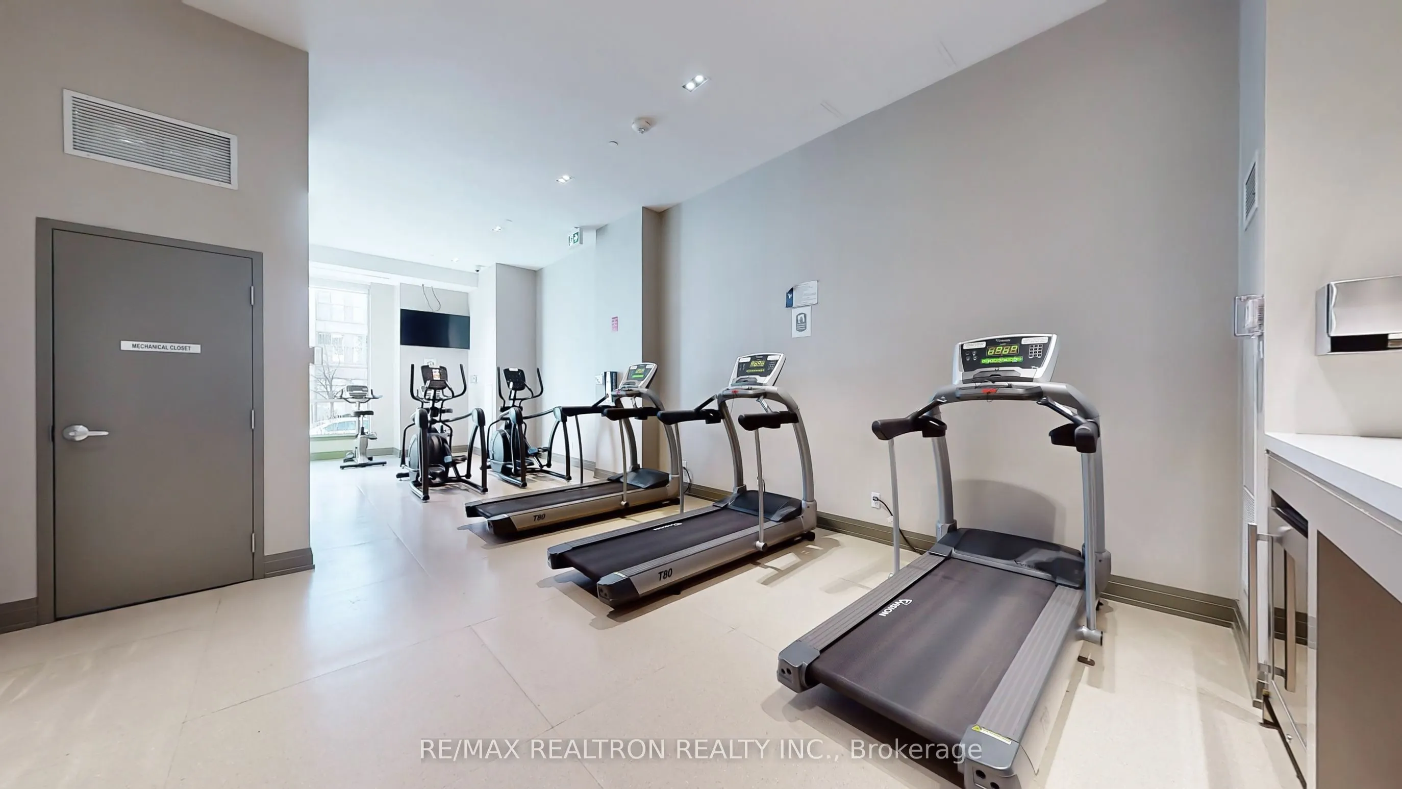 591 Sheppard Avenue E, #923