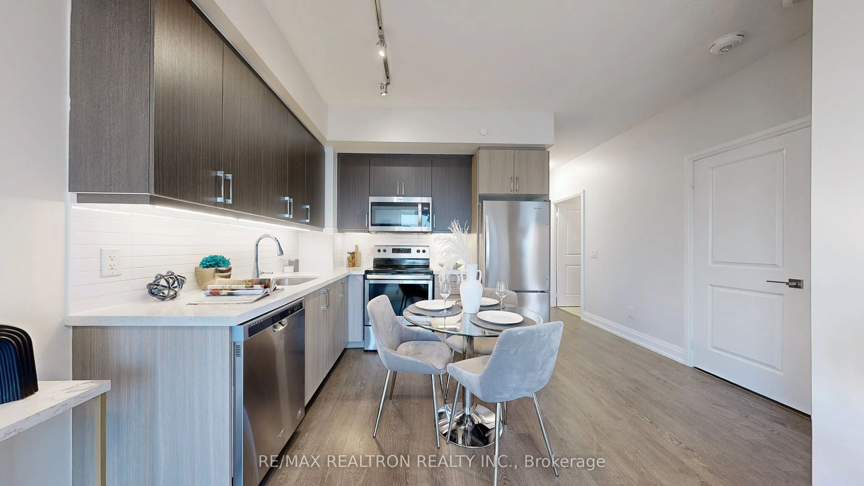 591 Sheppard Avenue E, #923