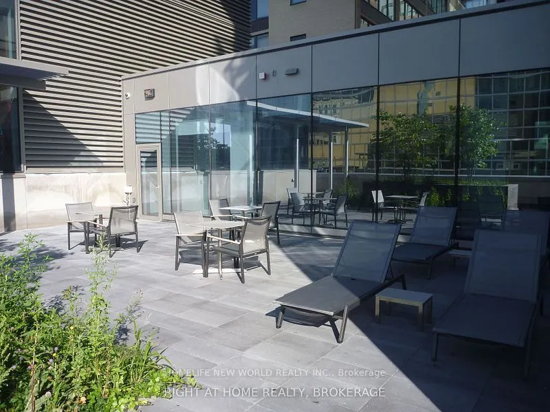 88 Scott Street, #713