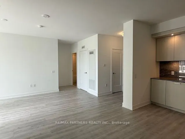 30 Inn On The Park Drive, #421