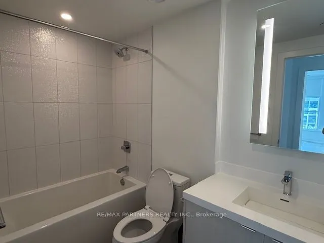 30 Inn On The Park Drive, #421