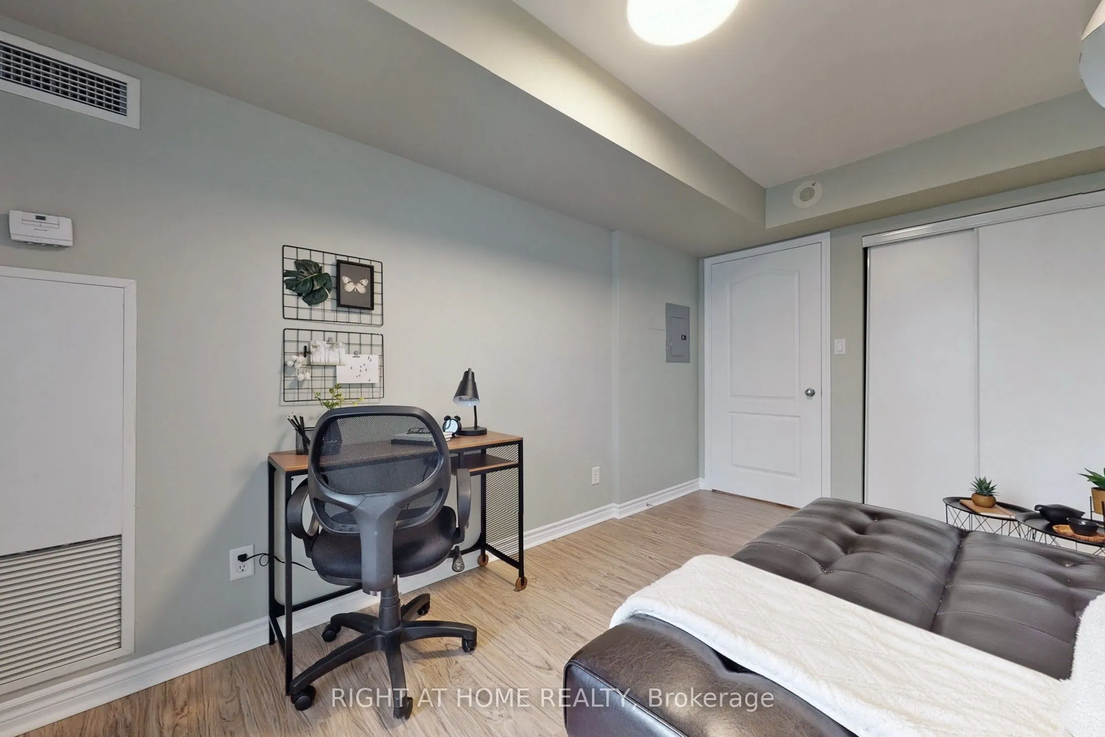 3 Rean Drive, #2201