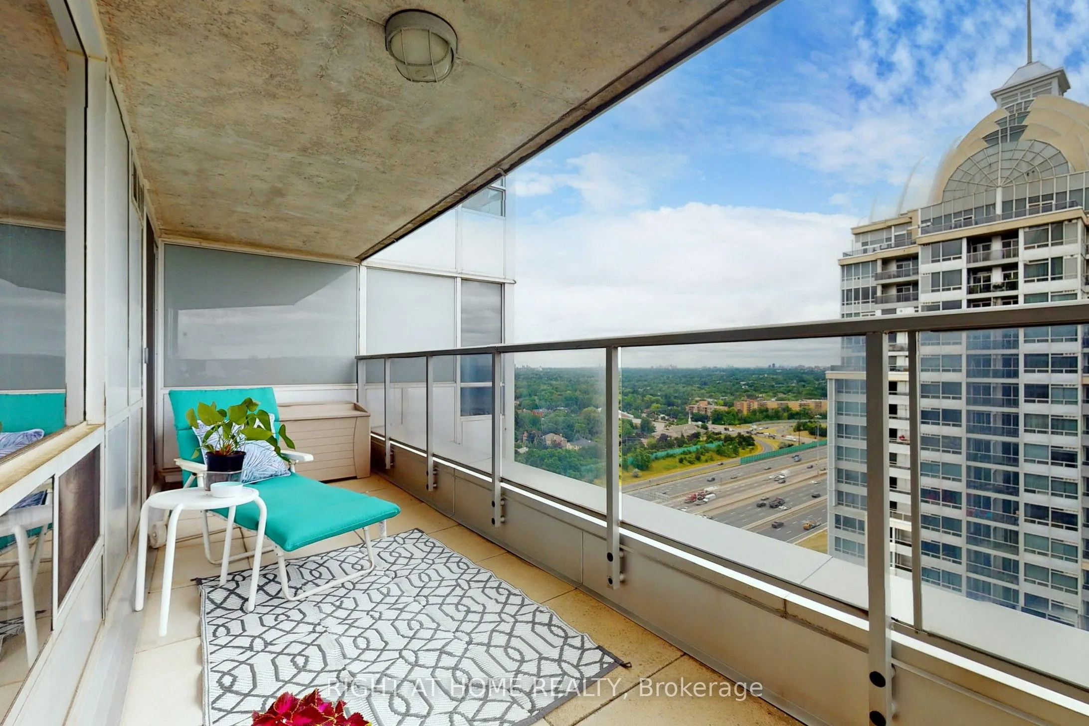 3 Rean Drive, #2201