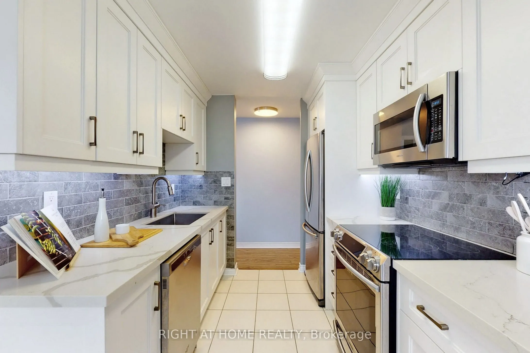 3 Rean Drive, #2201