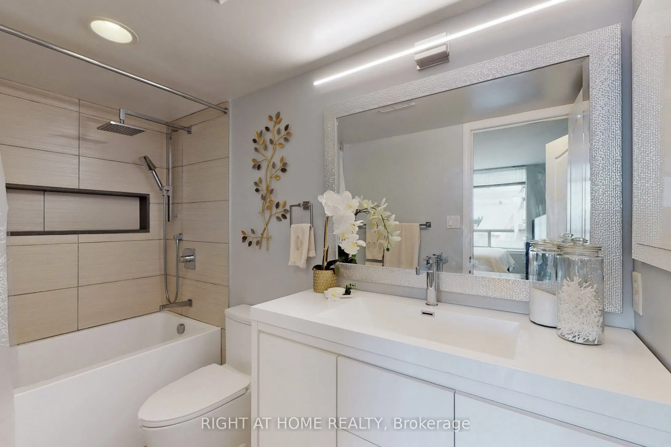 3 Rean Drive, #2201