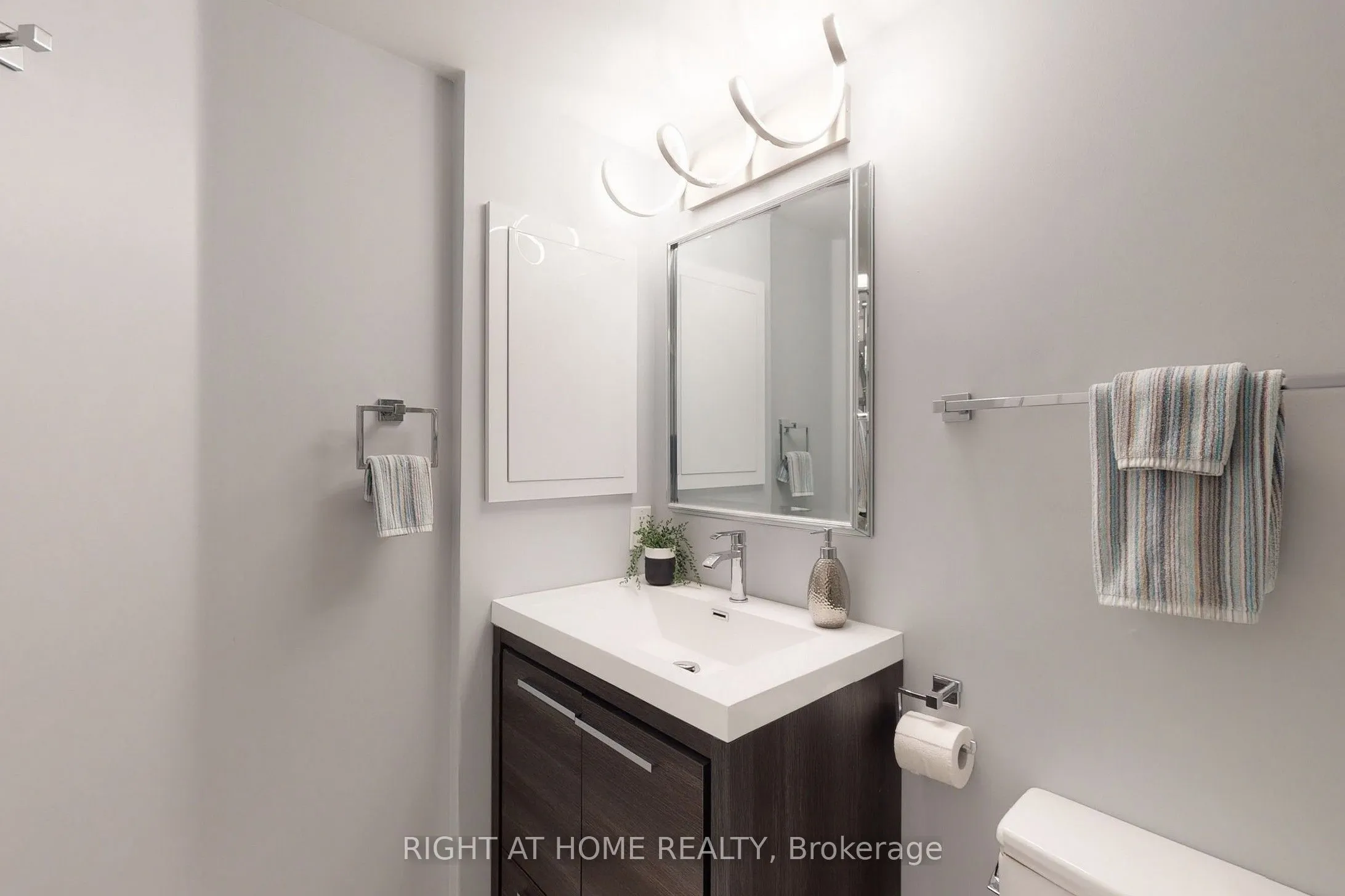 3 Rean Drive, #2201