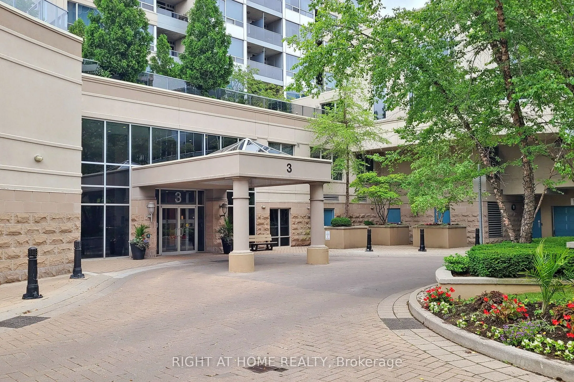 3 Rean Drive, #2201