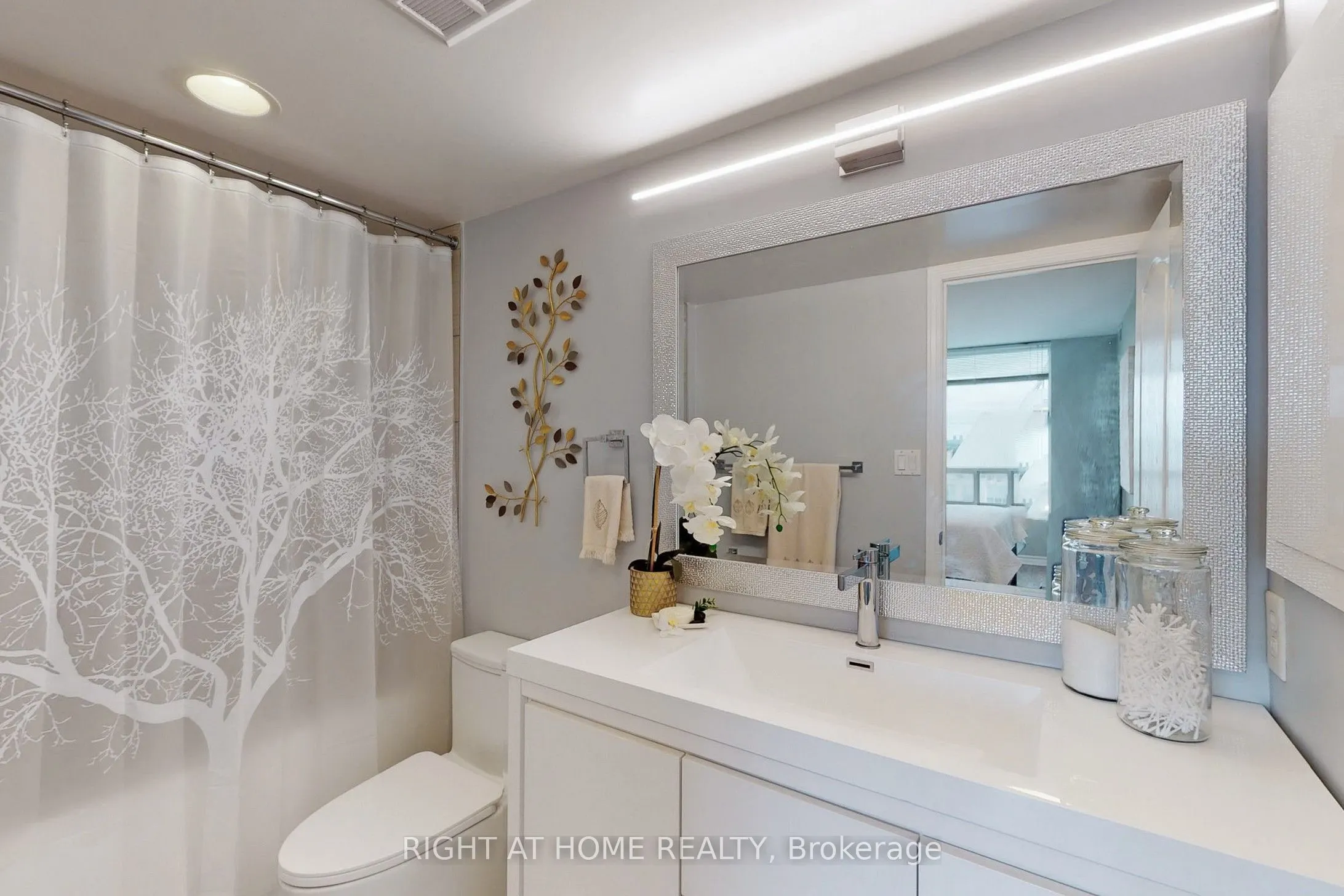 3 Rean Drive, #2201
